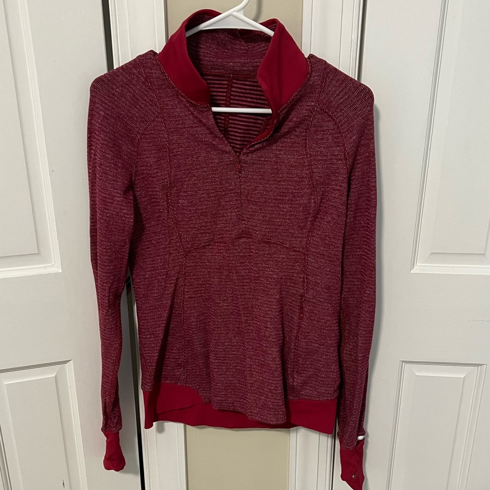 Size 6 lululemon pullover. Gently used